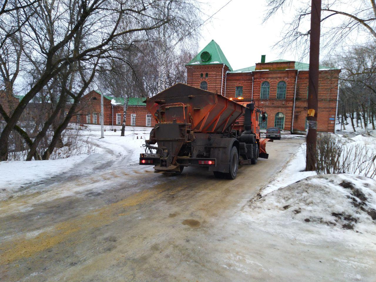 Работы по благоустройству в Железнодорожном районе продолжаются.