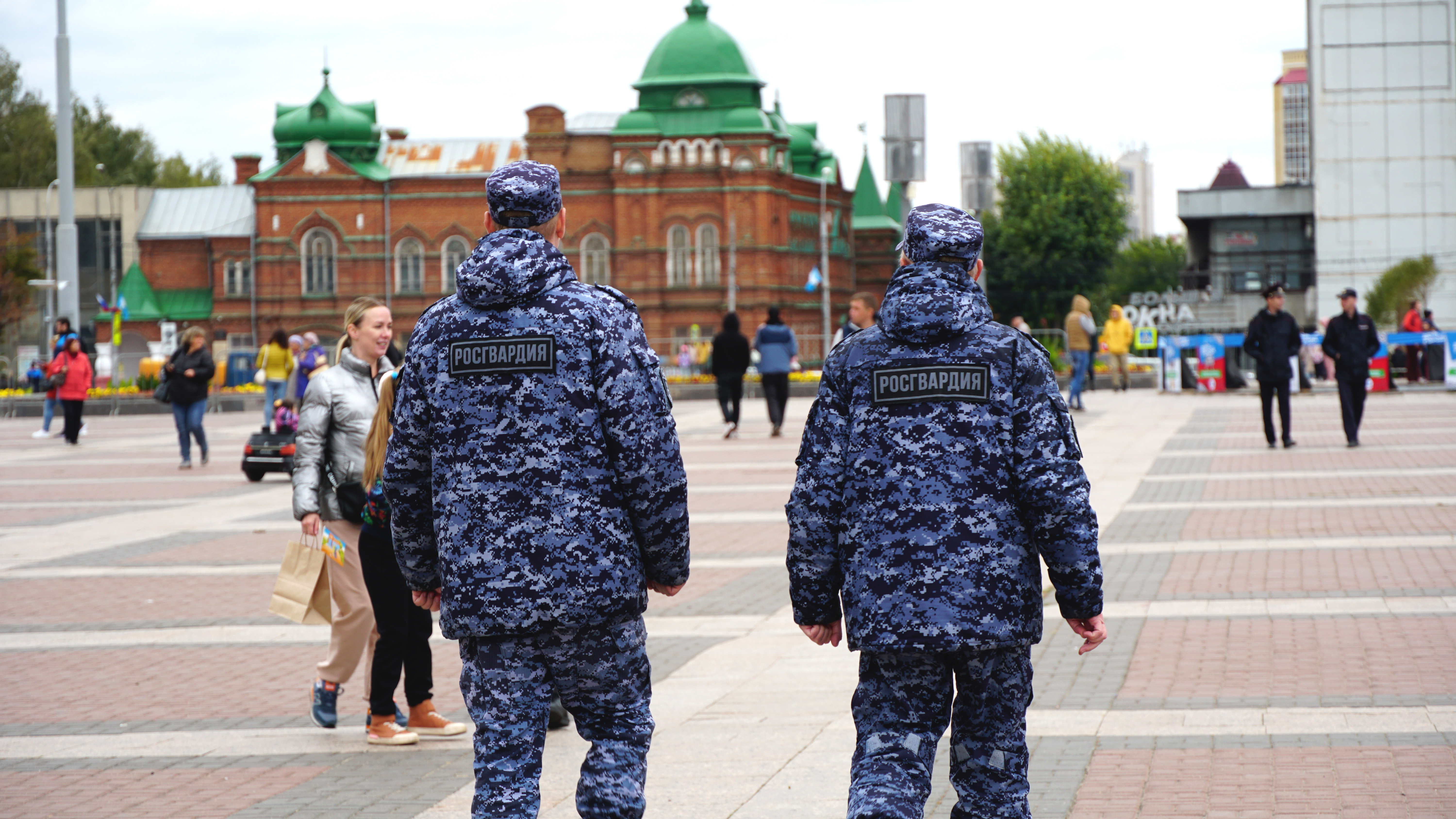 В Ульяновске сотрудники Росгвардии обеспечили общественный порядок и безопасность в День города.