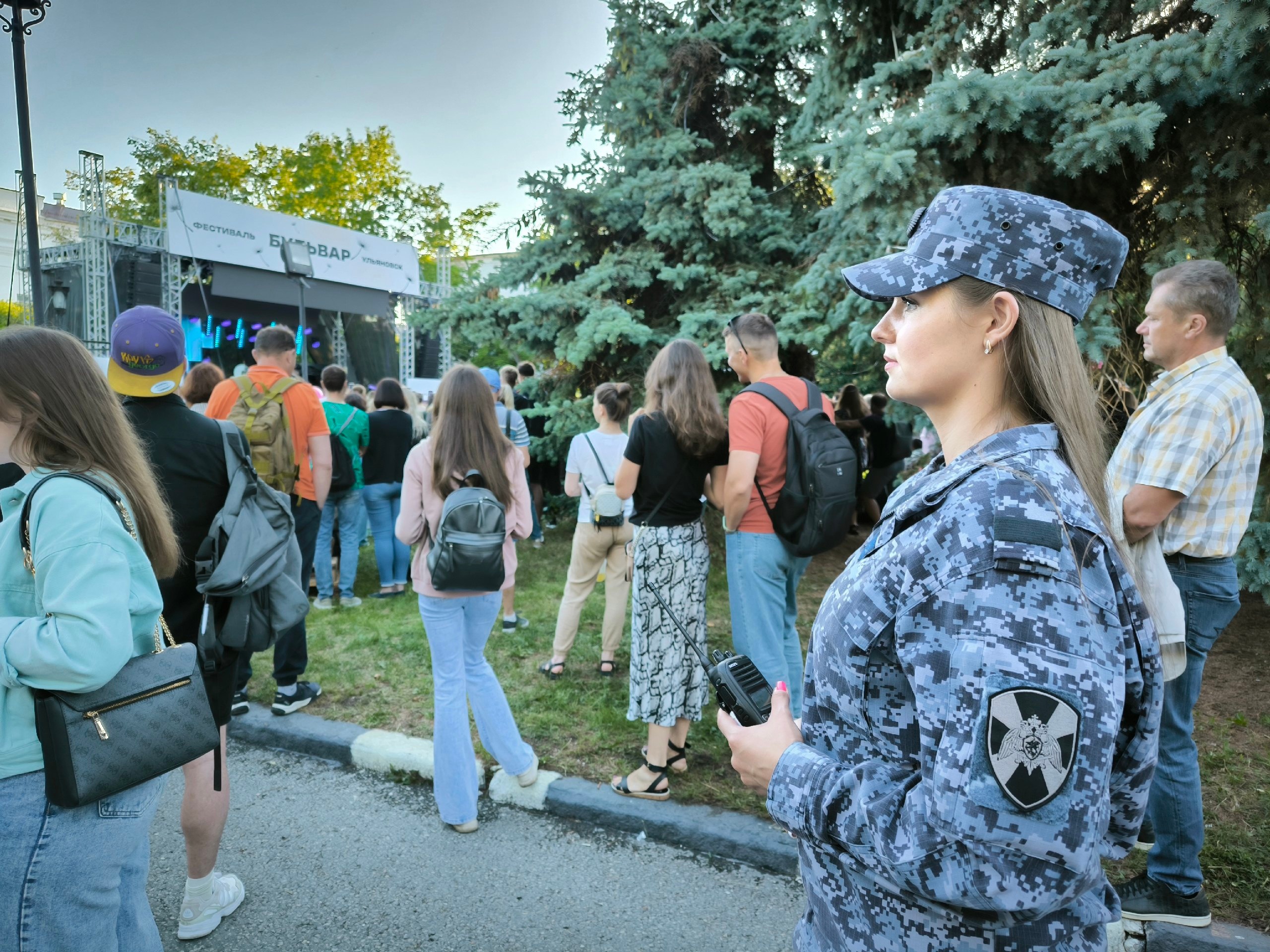 В Ульяновске росгвардейцы обеспечили безопасность во время проведения праздничных мероприятий.