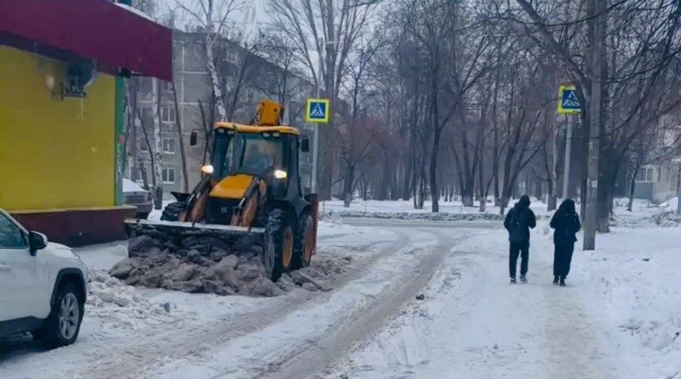 Продолжаем ликвидировать последствия снегопада..