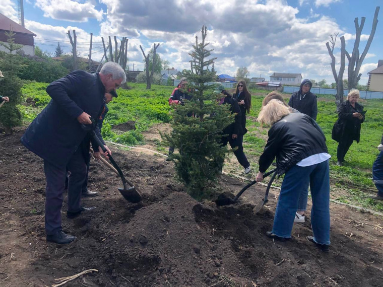 Акция "Сад Победы" в селе Луговое.. Акция "Сад Победы" в селе Луговое..