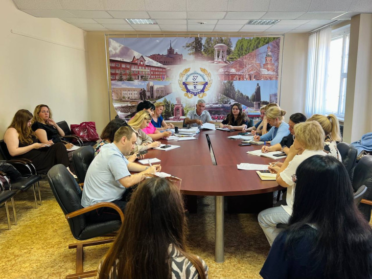 В администрации Железнодорожного района состоялось очередное заседание комиссии по делам несовершеннолетних и защите их прав. В администрации Железнодорожного района состоялось очередное заседание комиссии по делам несовершеннолетних и защите их прав.