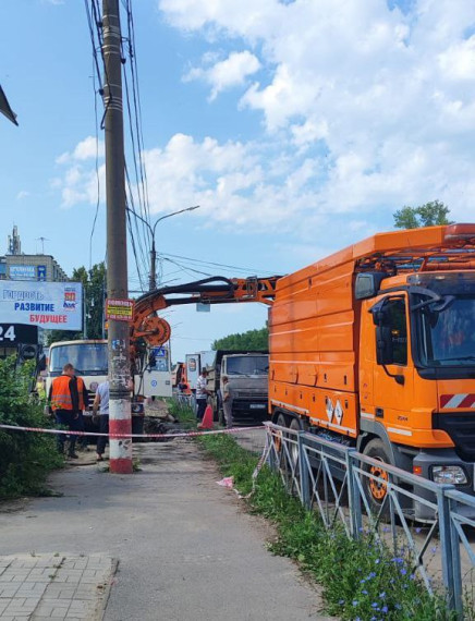 🛠 В Железнодорожном районе ремонтируют ветхий участок сетей водоотведения. 🛠 В Железнодорожном районе ремонтируют ветхий участок сетей водоотведения.