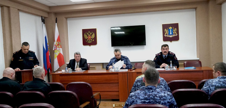 Начальник Управления Росгвардии по Ульяновской области провел заседание оперативного штаба по обеспечению безопасности в новогодние праздники. Начальник Управления Росгвардии по Ульяновской области провел заседание оперативного штаба по обеспечению безопасности в новогодние праздники.